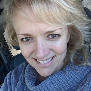 Meet your Posher, Lorraine